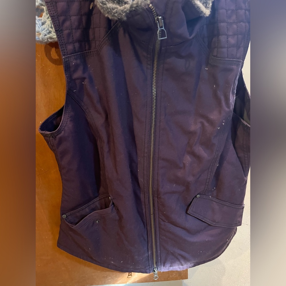 Noble vest size medium